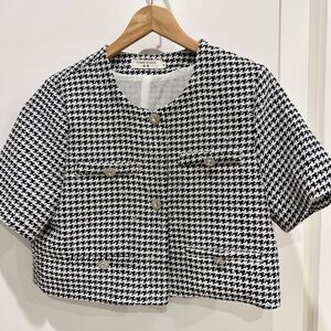 Chic Black and White Houndstooth Blazer